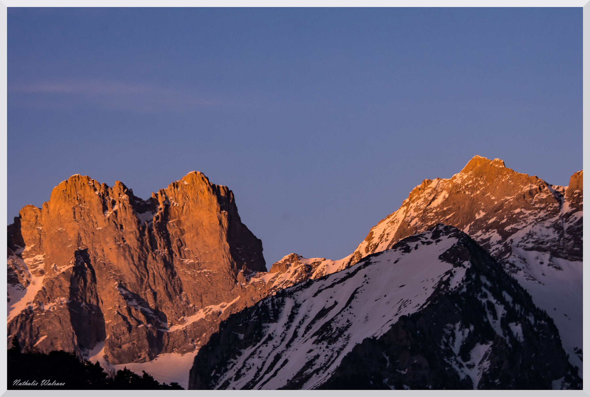 Le lever de soleil sur la montagne de Faraud